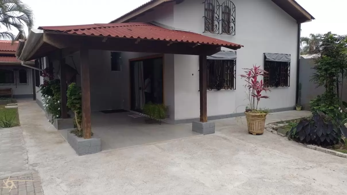 CASA-4 QUARTOS-CARAGUATATUBA - SP-BALNE?RIO GARDEM MAR